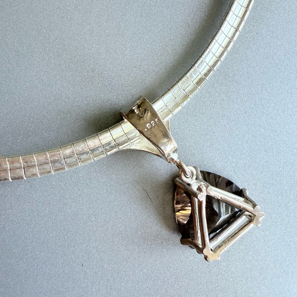 Smoky Quartz Enhancer Seashell Pendant Sterling Silver Omega Collar Neck… - Picture 5 of 8